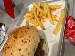 -必胜客(尹山湖歌林公园店)