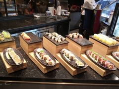 -钱小奴海鲜自助黑金店(杭州滨江龙湖店)
