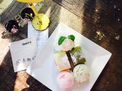 -莓园冰淇淋店