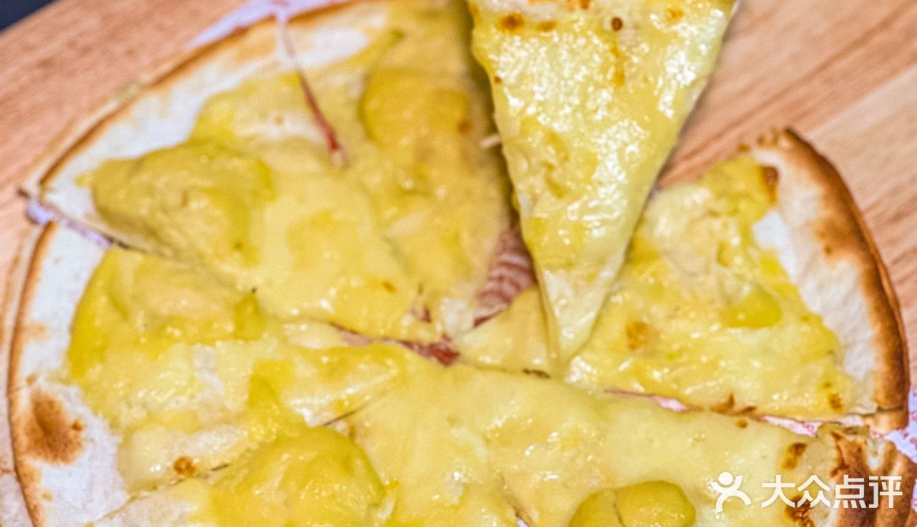 四楼这家设计感满满的西餐厅也太扎眼了