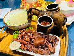 -乔家小院•非遗驴肉•青岛菜(滨河路店)