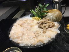 加拿大象拔蚌-官也街澳门火锅(新源里店)