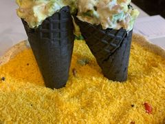 三文鱼牛油果手卷-荟廷·晶萃(陆家嘴尚悦湾店)