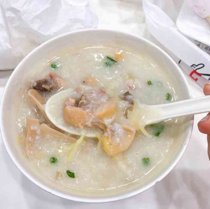 打分 为生滚鲍鱼滑鸡粥打call 每次去hk必去打卡点 .