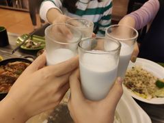 鲜榨椰子汁-龙泉人椰子鸡·糟粕醋·地标海南菜(龙昆南店)