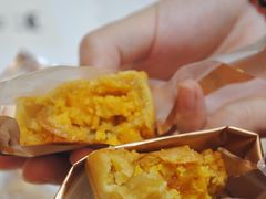 莲蓉蛋黄月饼-沁屋面包店(人民东路店)