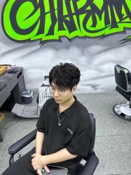 -查尔曼男士理发馆