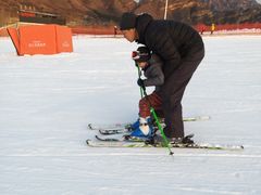-荣盛康旅野三坡滑雪场