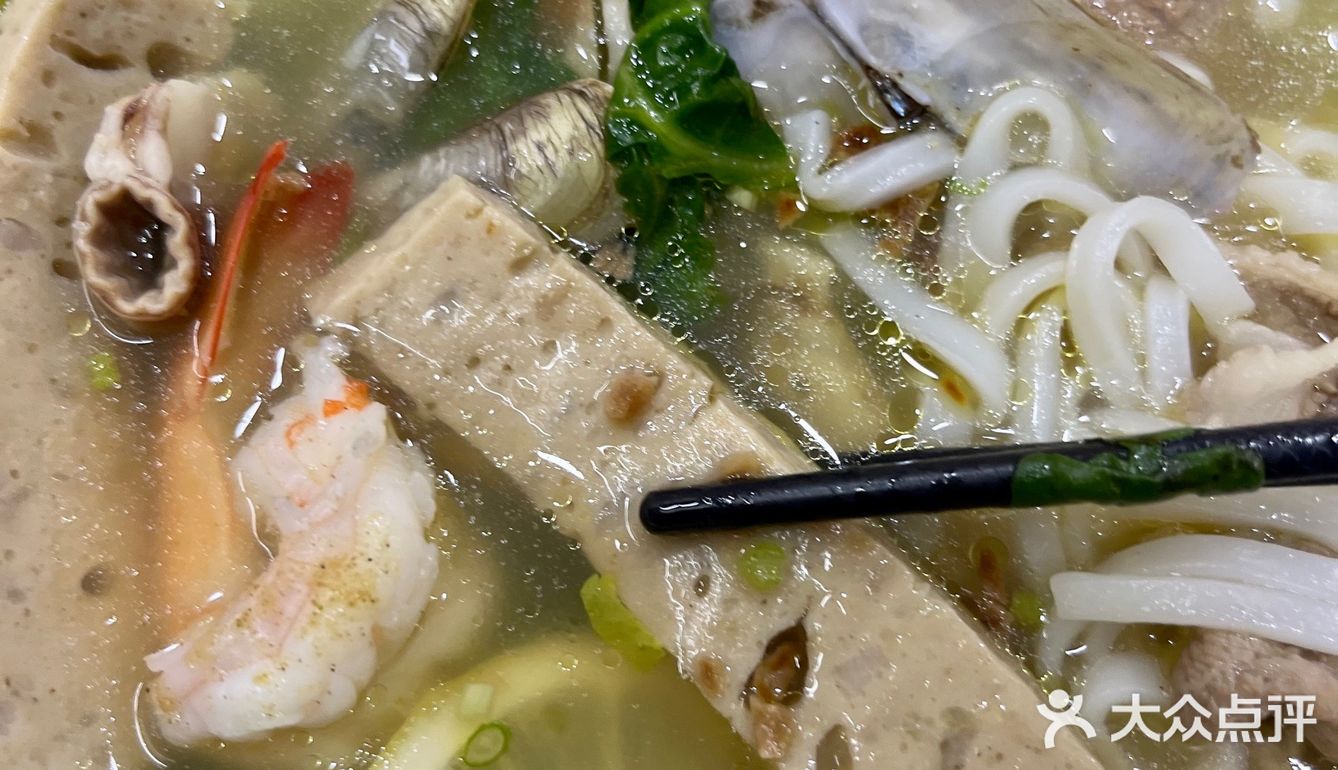 来汕头别忘了吃上这碗鲜掉眉毛的粿条面汤啊！