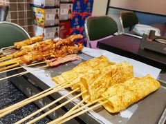 -何妹湿辣牛肉·粤式烧烤砂煲(桂雅路店)
