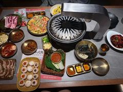 -草家酱蟹炭火烤肉店(珲春南路一店)