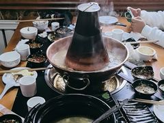 -果松木炭酸菜铜火锅·外婆参鸡汤