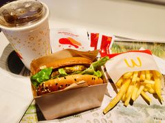 安格斯MAX厚牛培根堡-麦当劳(广州新港东路第二分店)