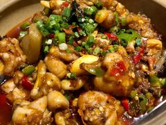 青椒紫苏焖牛蛙-火宫殿·湘菜小吃·商务宴请·生日聚会(东塘店)