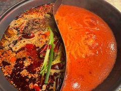 番茄辣锅鸳鸯锅-冯校长老火锅(深圳总店)