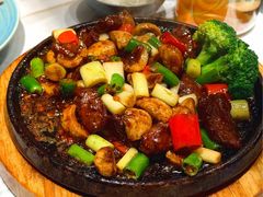 石锅蘑菇牛仔粒-志明眷村·台式融合菜·宵夜