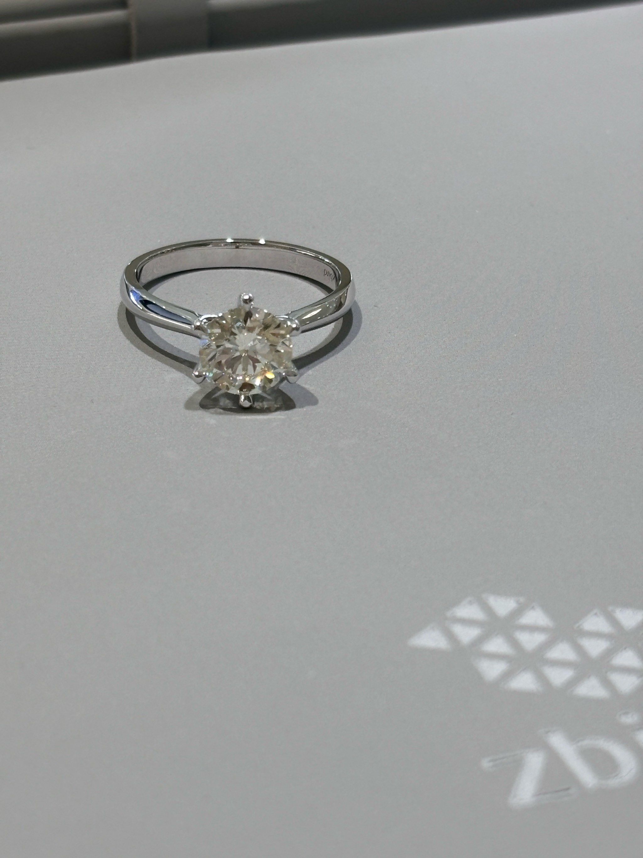 超级大钻戒💍👍