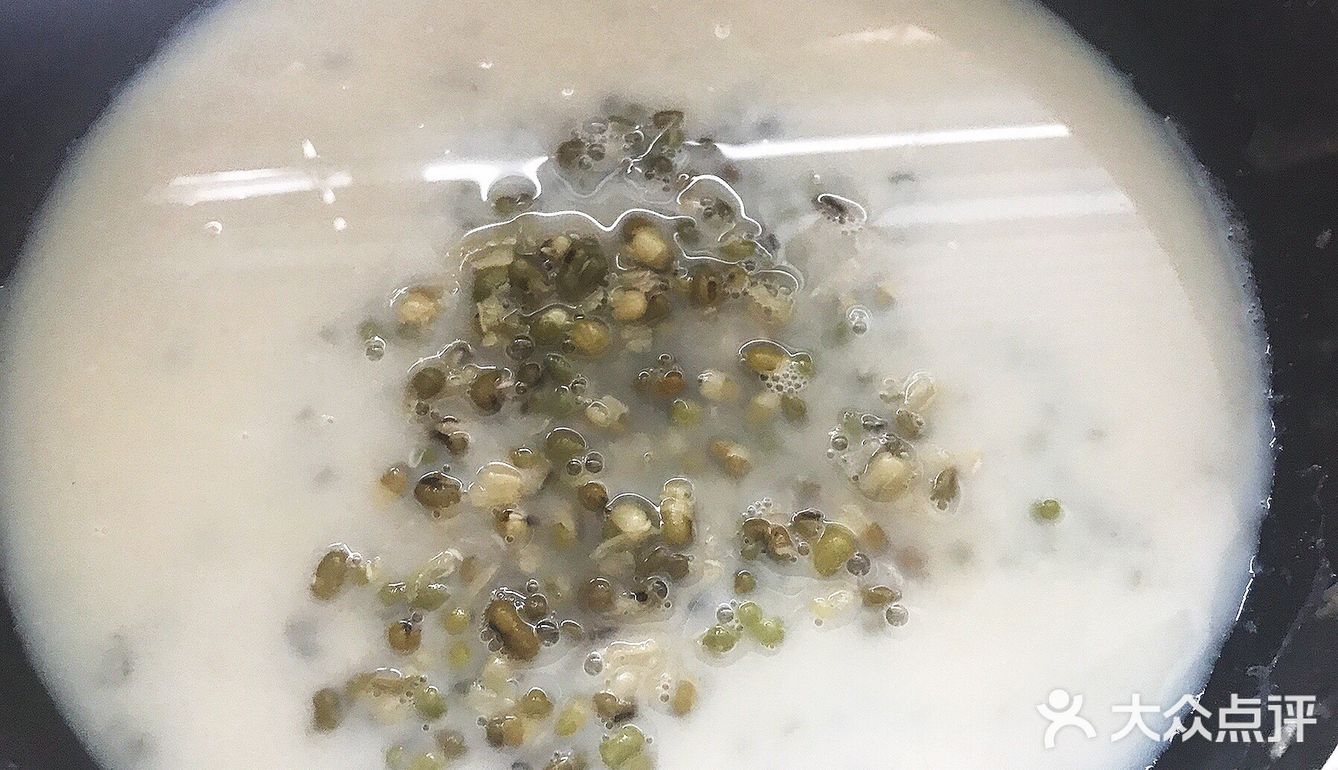 夏日降暑清凉西瓜绿豆冰沙，消暑解渴甜品