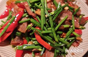 Leek Flower and Pork Strips