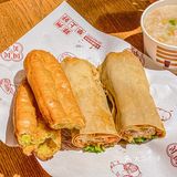 在郑州有好多家店铺!不怕找不到 再忙也不要忘记吃早餐哟