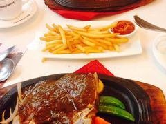 -恰餐厅及酒吧 CHAR Bar & Grill (北京丽都皇冠假日店)