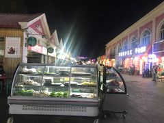 -布尔津河堤夜市