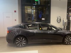 -TESLA 特斯拉(上海太古汇体验店)