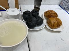-李与白包子铺(桐梓林店)