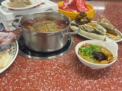 -四囍码头海鲜烧烤自助火锅(外滩南京东路悦荟广场店)