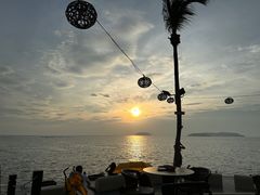 -Sunset Bar(丹绒亚路香格里拉店)