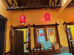 -富正毅三下锅·湘西韵味(天门山索道店)