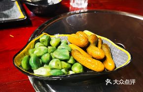 Refreshing Garlic Pickled Cucumber Platter