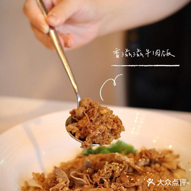 必胜客全新手拍比萨真的太顶了‼️每一块比萨都是现点现拍✔️