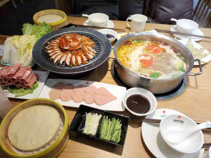 守柴炉烤鸭(立丰城lecity店)-"打开火锅 烤鸭新吃法 烤鸭皮焦肉嫩,饼.