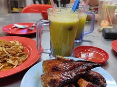 -黄亚华小食店(Jalan Alor)