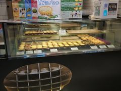 面包甜点陈列柜-芳叔(江南新地店)