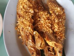 -Pae Krung Kao Restaurant