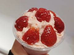 红颜草莓夏乐多-Sevenbus一家奶茶店(昆明大悦城店)