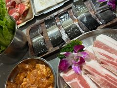 -围炉肉舍•炭烤活鳗•丹东海鲜烤肉(步行街店)