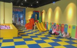 -欢乐悠游婴儿游泳(金碧花园店)