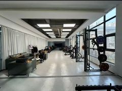 -岩顶健身(玄武店)