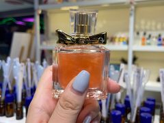 -妤香手工DIY香水调香室·团建·私人订制(欧亚新生活店)