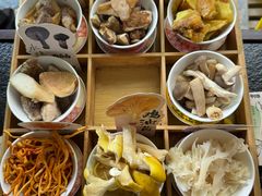 -菌自由丨野生菌火锅特色庭院餐厅(丽江古城店)