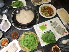 -大匠工房古船木艺术餐厅·猪肚鸡专门店(长白仙岛店)