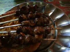 -烤肉小伙烤肉店
