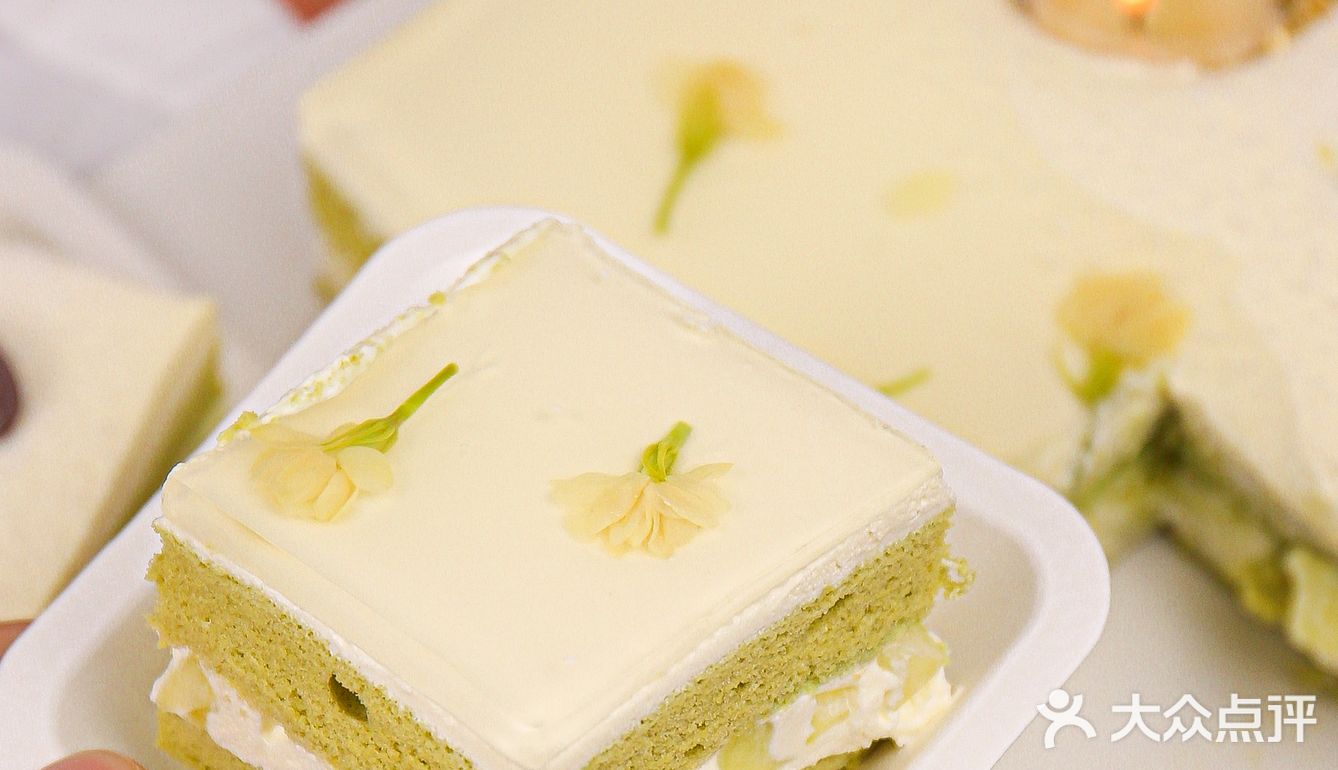 乘着春风💖吃着茉莉密瓜蛋糕🧁开心到爆炸💥