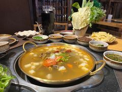 -顶顶汤火牛排火锅·经典铜锅涮肉