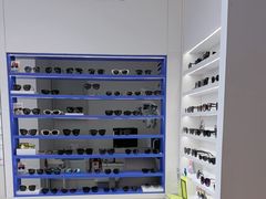 -美式眼镜·授权蔡司.依视路.尼康.豪雅.明月(南翔印象城店)