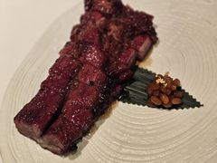 果木烟熏匈牙利卷毛猪叉烧-嘉麟楼