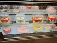 面包甜点陈列柜-哈根达斯(滨江店)